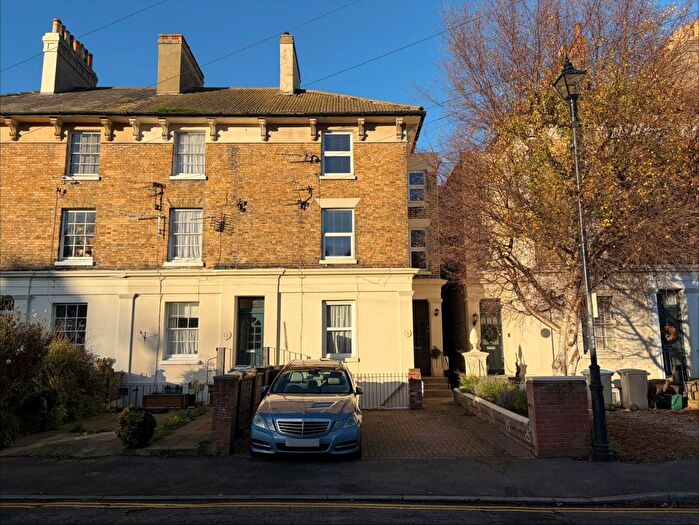 1 Bedroom Flat To Rent In Saxon Street, Dover, CT17