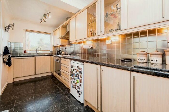 4 Bedroom House To Rent In Ford End, Woodford Green, IG8
