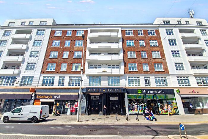 2 Bedroom Flat For Sale In Western Road, Brighton, BN1