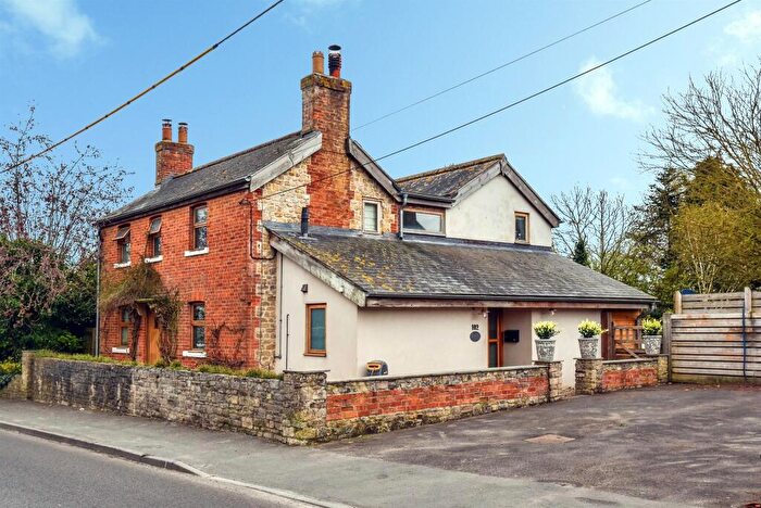 4 Bedroom Detached House For Sale In High Street, Chapmanslade, Westbury, BA13