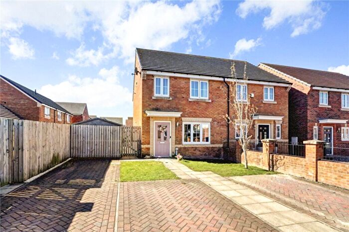 3 Bedroom Semi Detached House For Sale In Albion Close, Scholars Gate, Houghton Le Spring, Tyne And Wear, DH4