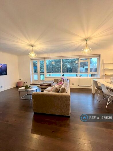 2 Bedroom Flat To Rent In Ashmead, London, N14