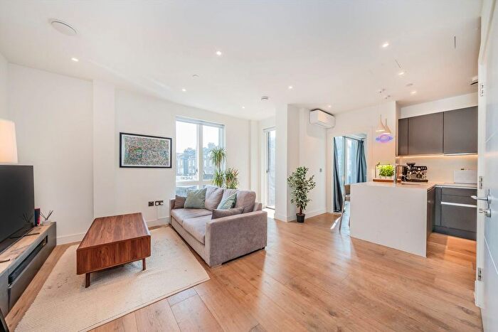 1 Bedroom Flat For Sale In Fermoy Road, Maida Vale, W9