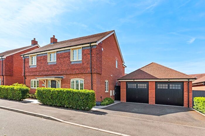 4 Bedroom Detached House For Sale In Chapel Drive, Aston Clinton, HP22