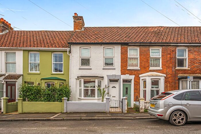 2 Bedroom Terraced House For Sale In Ashley Road, Salisbury, SP2