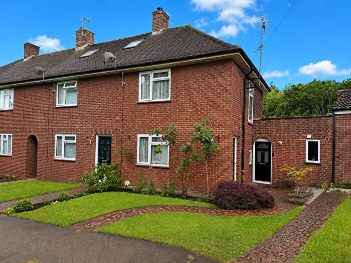 2 Bedroom End Of Terrace House For Sale In Brackley Lane, Calvert, MK18