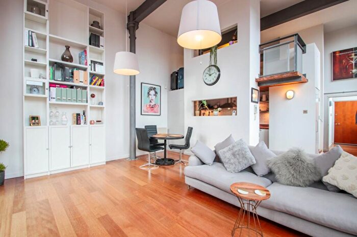 2 Bedroom Apartment To Rent In Hulme Hall Road, Castlefield, Manchester, M15