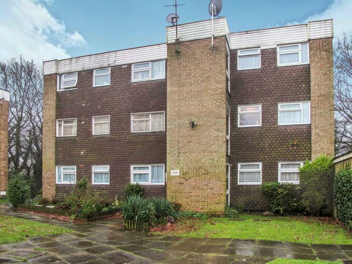 2 Bedroom Ground Flat To Rent In Maiden Lane, Crawley, RH11