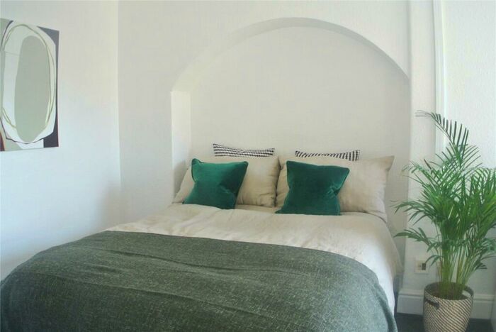 8 Bedroom House To Rent In College Road, Bangor, Gwynedd, LL57