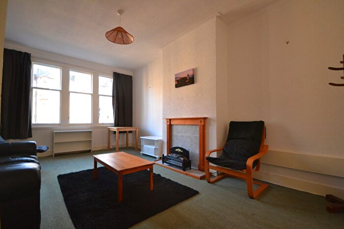 3 Bedroom Flat To Rent In Learmonth Park, Edinburgh, EH4