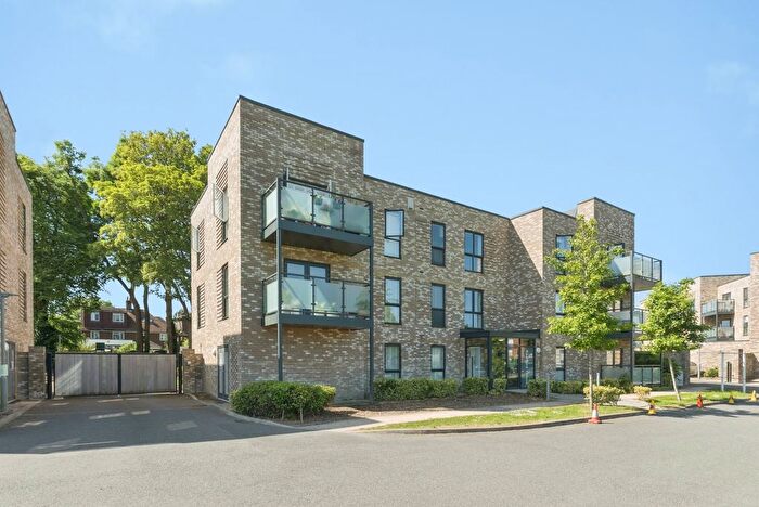 2 Bedroom Flat For Sale In Salomons Grove, Southborough, Tunbridge Wells, Kent, TN4