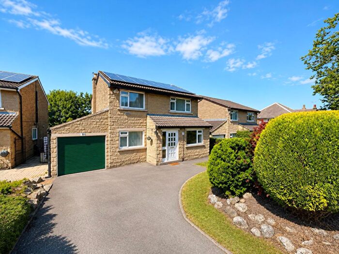 5 Bedroom Detached House To Rent In Toller Grove, Bradford, BD9