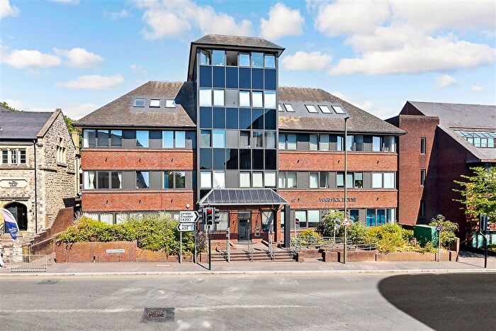 2 Bedroom Flat For Sale In Station Road, Redhill, Surrey, RH1
