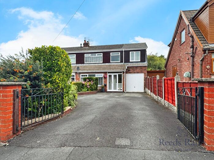 4 Bedroom Semi-Detached House For Sale In Appleby Close, Hoghton, Preston, Lancashire, PR5