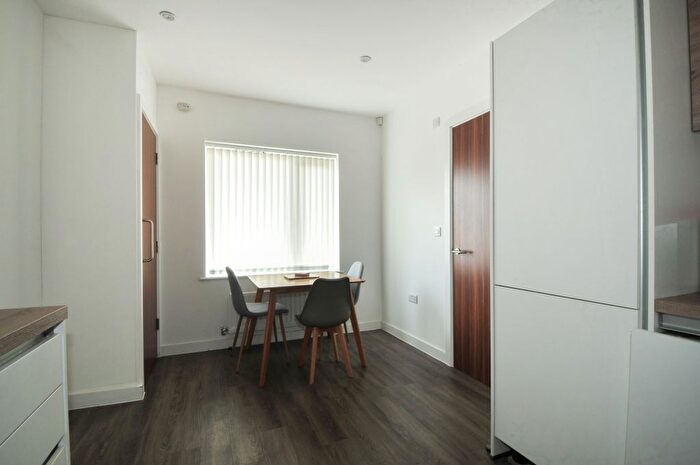 4 Bedroom Town House To Rent In Anvil Place, Manchester, M15