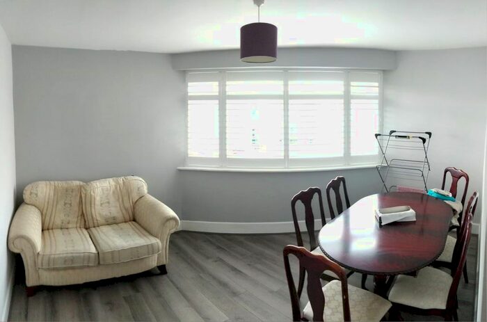 2 Bedroom Flat To Rent In Seabourne Road, Bournemouth, BH5