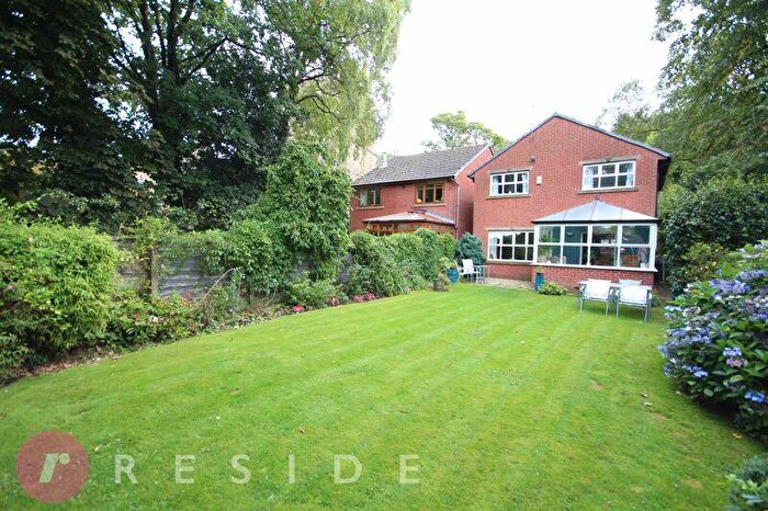 4 Bedroom Detached House For Sale In Manchester Road, Castleton, Rochdale, OL11