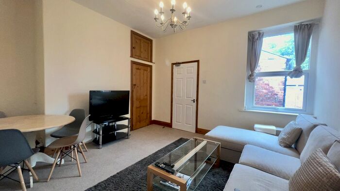 3 Bedroom Flat To Rent In Shortridge Terrace, Jesmond, Newcastle Upon Tyne, NE2