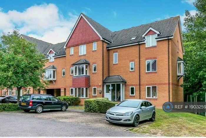 1 Bedroom Flat To Rent In Redoubt Close, Hitchin, SG4