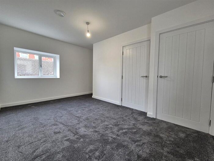 2 Bedroom Apartment To Rent In Stamford Street, Ashton-Under-Lyne, OL6