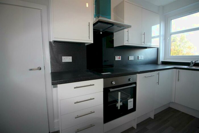 2 Bedroom Flat To Rent In High Street, Ruislip, HA4