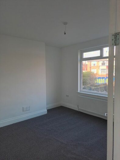 2 Bedroom Flat To Rent In Dene Crescent, Wallsend, NE28