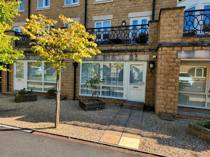 1 Bedroom Flat To Rent In Haworth Close, Simpson Apartments Haworth Close, HX1