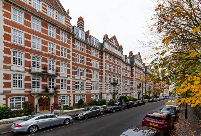 4 Bedroom Flat To Rent In St John's Wood High Street, St John's Wood, London, NW8