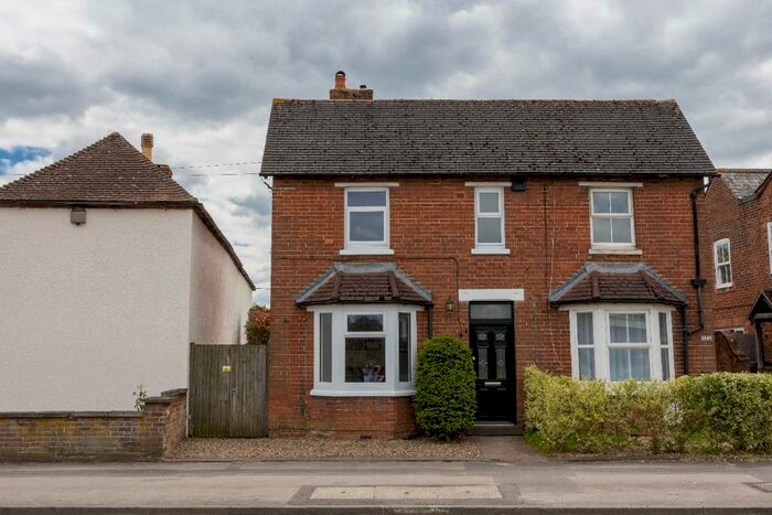 2 Bedroom Semi-Detached House To Rent In Bath Road, Thatcham, RG18