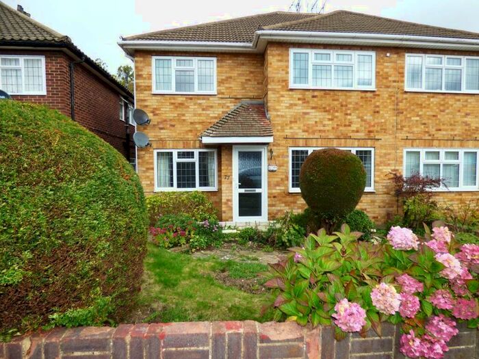 2 Bedroom Flat To Rent In Shevon Way Brentwood Essex, CM14