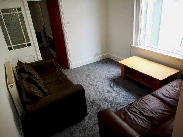 5 Bedroom House To Rent In Summerfield Avenue, Heath, Cardiff, CF14