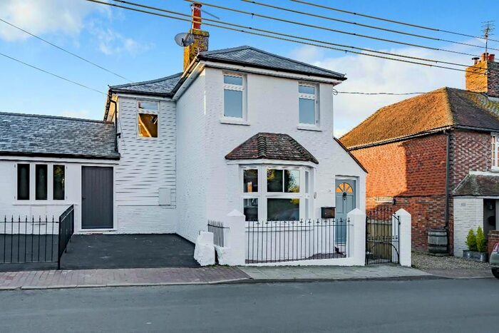 3 Bedroom Link Detached House For Sale In High Street, Frittenden, Kent, TN17