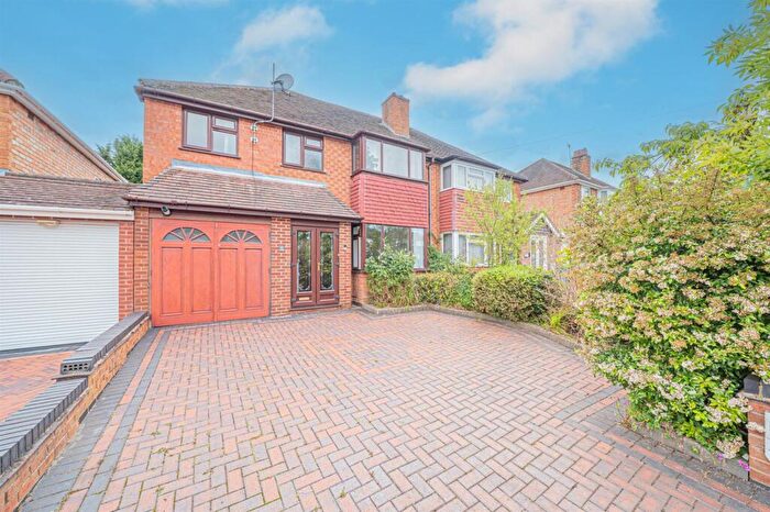 4 Bedroom Semi Detached House To Rent In Damson Lane, Solihull, B92