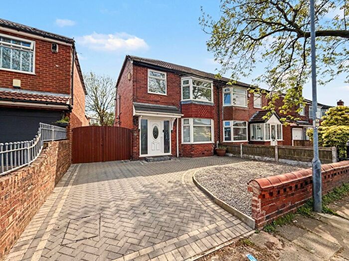 3 Bedroom Semi-Detached House For Sale In Butterstile Lane, Prestwich, M25