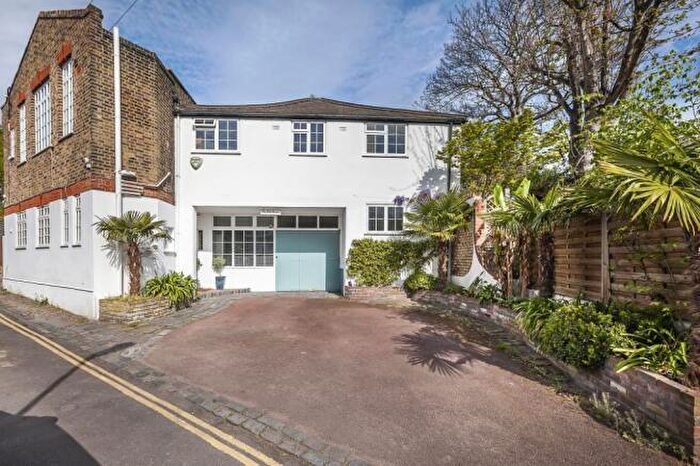 4 Bedroom Detached House To Rent In Camden Row London, SE3