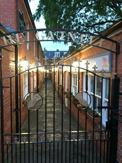 Apartment To Rent In The Gauntlet, St. Johns Square, Glastonbury, Somerset, BA6