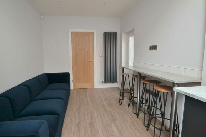 5 Bedroom Terraced House To Rent In Moseley Road, Fallowfield, Manchester, M14