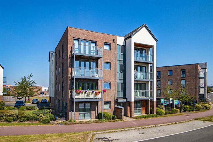 2 Bedroom Apartment To Rent In Larson Close, Oakgrove, Milton Keynes, MK10