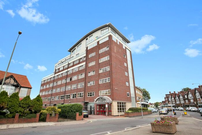 1 Bedroom Flat To Rent In Croydon Road, Elmers End, BR3