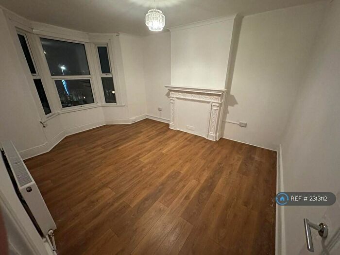 2 Bedroom Flat To Rent In Plumstead High Street, London, SE18