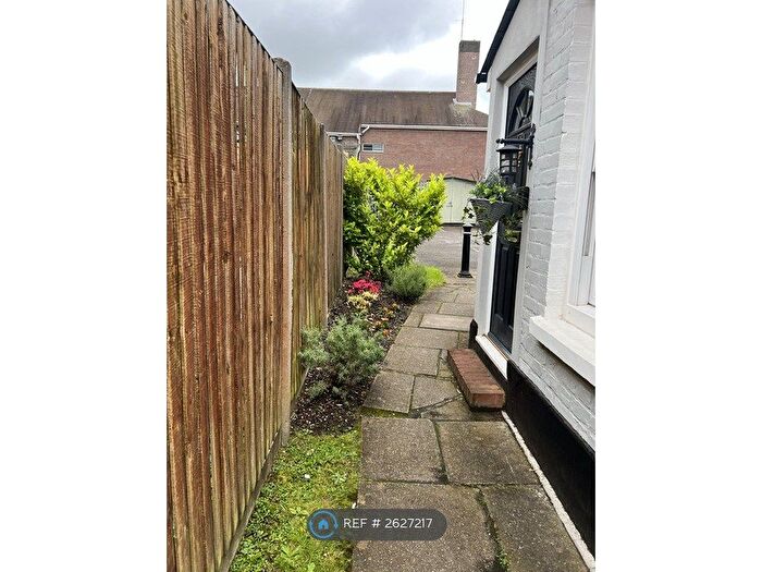 1 Bedroom Flat To Rent In Fleet Road, Fleet, GU51
