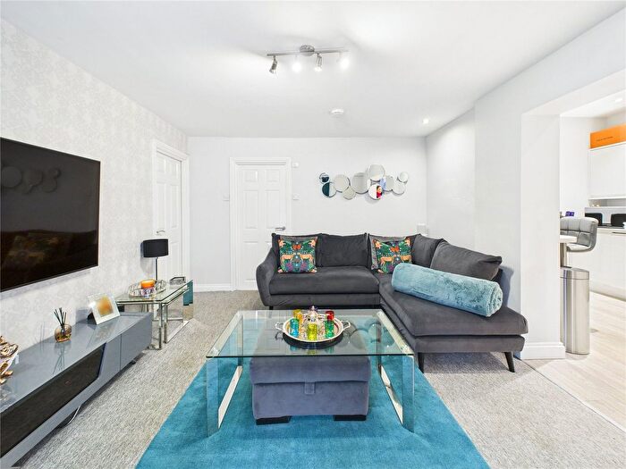 2 Bedroom Flat For Sale In Upton Road, Bristol, BS3