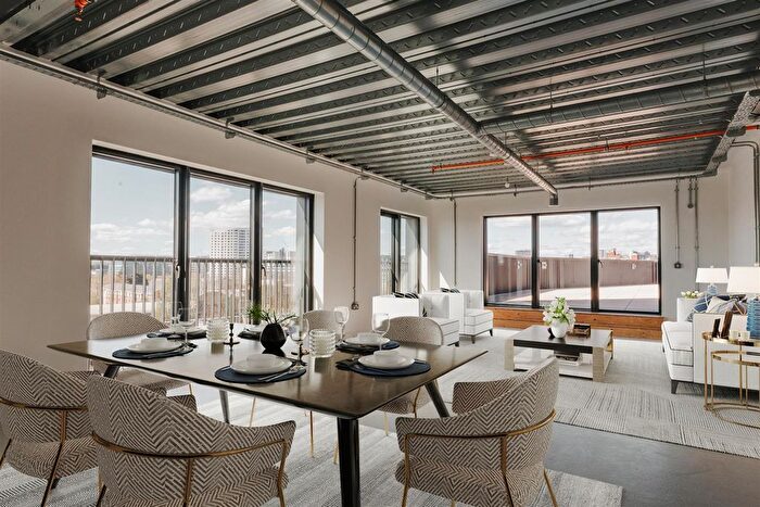 3 Bedroom Flat To Rent In Aire Lofts, Climate Innovation District, LS9