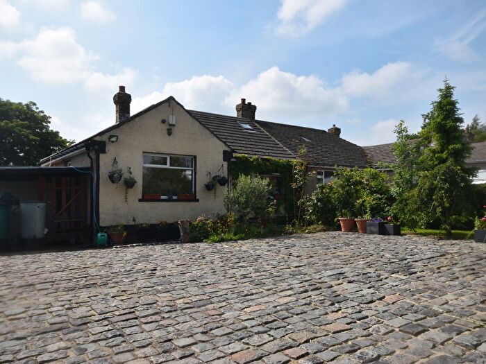 2 Bedroom Bungalow To Rent In Cooper Lane, Bradford, West Yorkshire, BD6