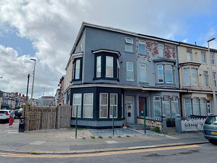4 Bedroom End Of Terrace House For Sale In Yates Street - Blackpool -, FY1