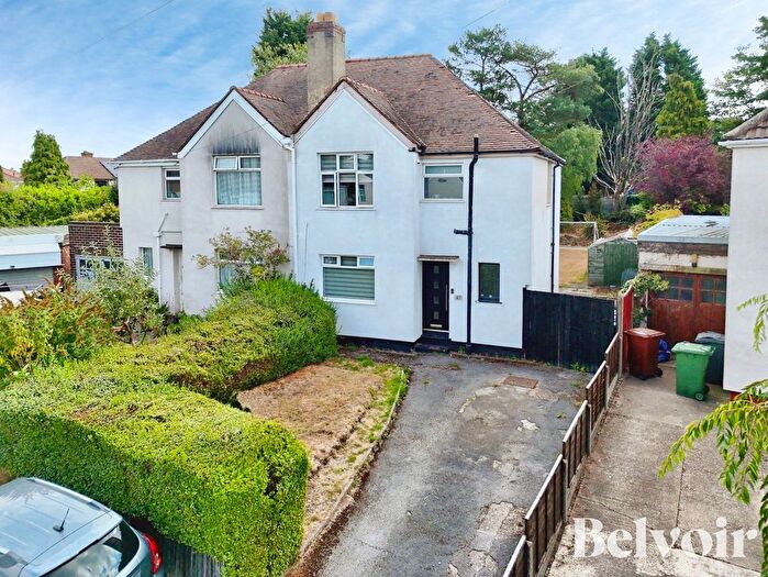 3 Bedroom Semi-Detached House For Sale In Smithfield Road, Bloxwich, Walsall, WS3