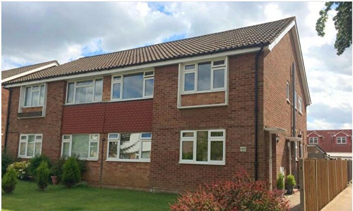 2 Bedroom Maisonette To Rent In Cyclamen Way, West Ewell, Epsom, KT19