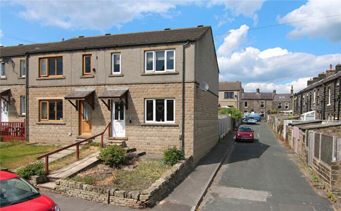 3 Bedroom Semi-Detached House For Sale In Elliott Street, Silsden, BD20