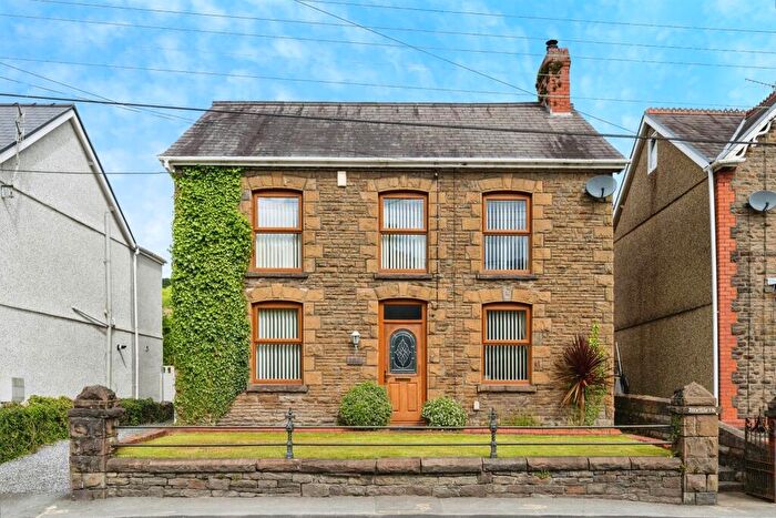 3 Bedroom Detached House For Sale In Swansea Road, Pontardawe, Swansea, SA8