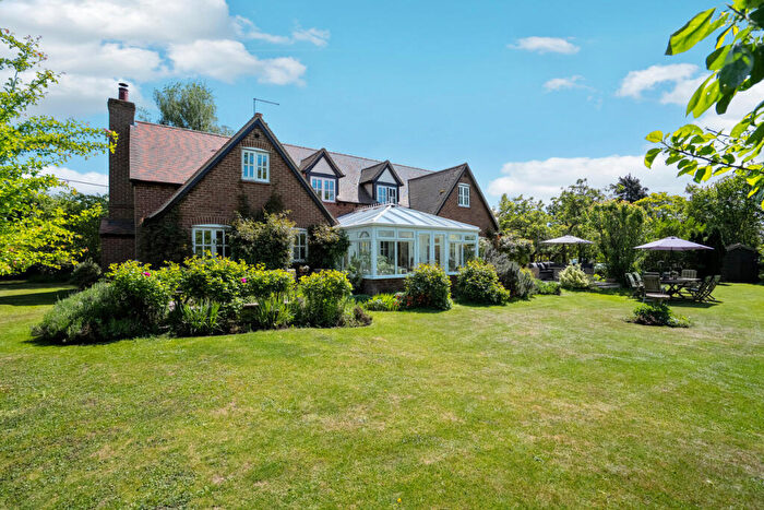 4 Bedroom Detached House For Sale In Bakers Lane, Brightwell-cum-sotwell, OX10